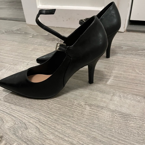 6.5 Apt 9 Black Heel - Picture 3 of 8